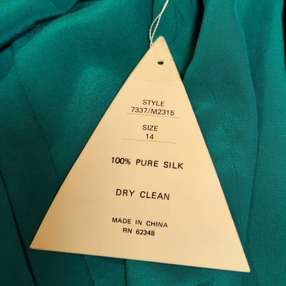 Vintage Bonwit Teller Deadstock Blouse 100% Pure Silk Argenti Green Size 14 - Picture 6 of 11